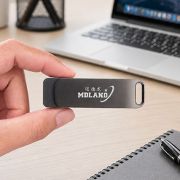Metal Swing Black USB Flash Drive – 32GB